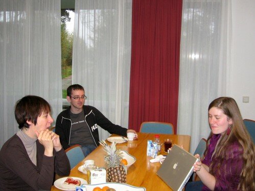 Hanny with Apple Hanny with Apple